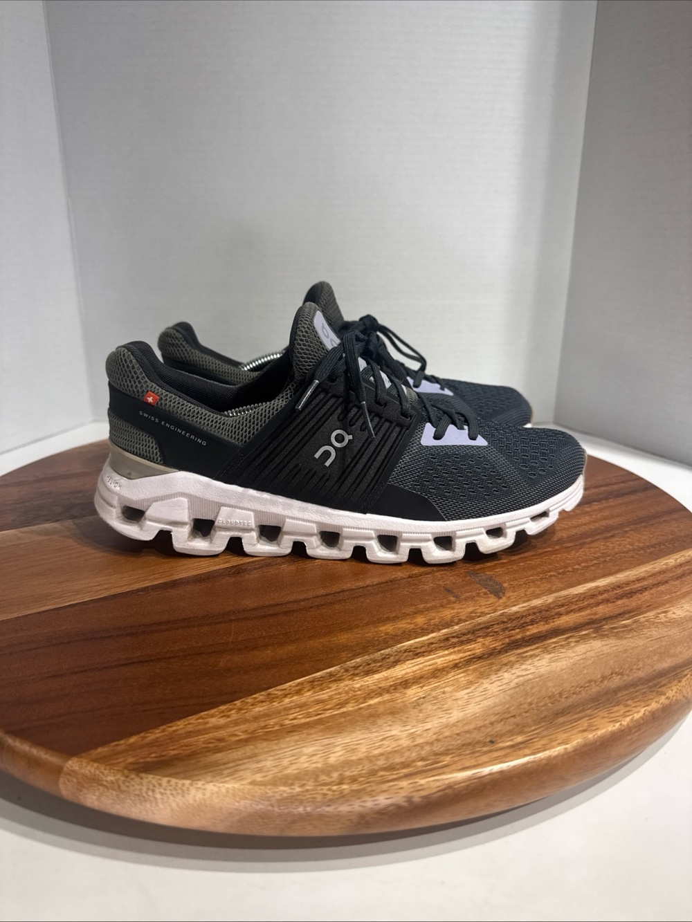 On Cloudswift running Women’s Size 7.5 shoes in a black and grey colorway